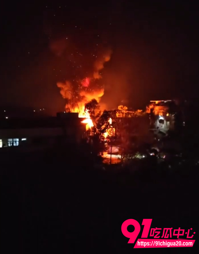 泸州胡市火灾现场视频5