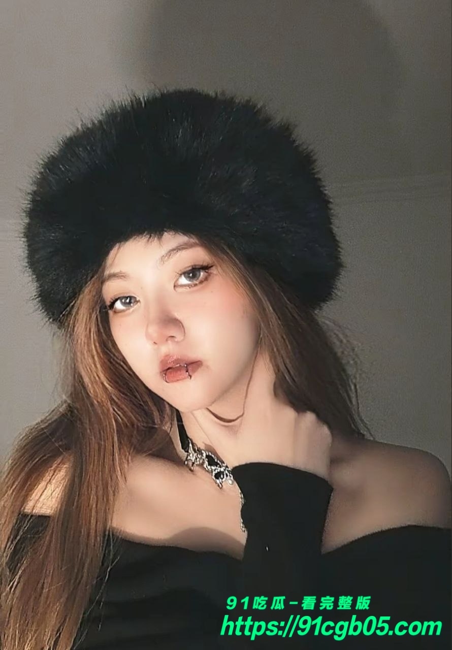 非常喜欢露出的肛门调教，为了勾引客户买理财甘愿献身当母狗15