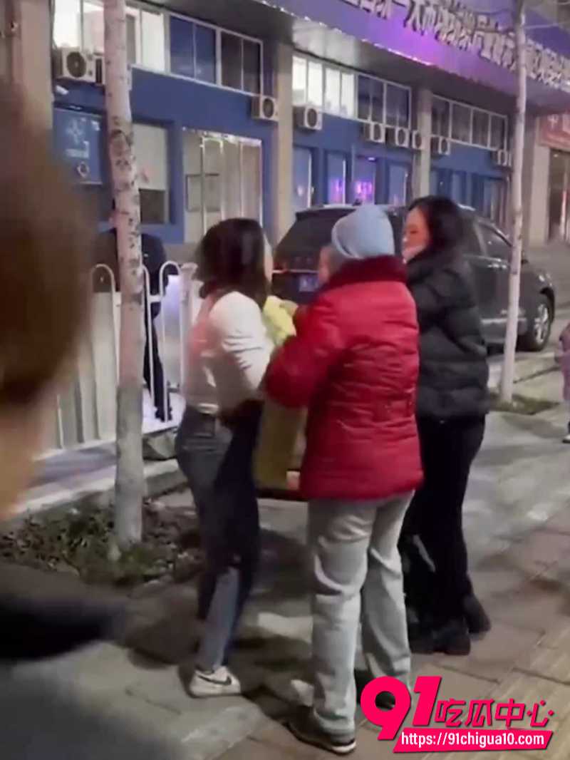 青岛汽车站硬核捉奸6