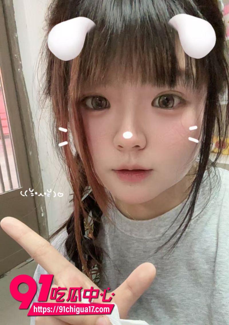 郑州母狗夏楠婷调教第二弹过年期间让她全裸取快递7 郑州母狗夏楠婷调教第二弹过年期间让她全裸取快递7