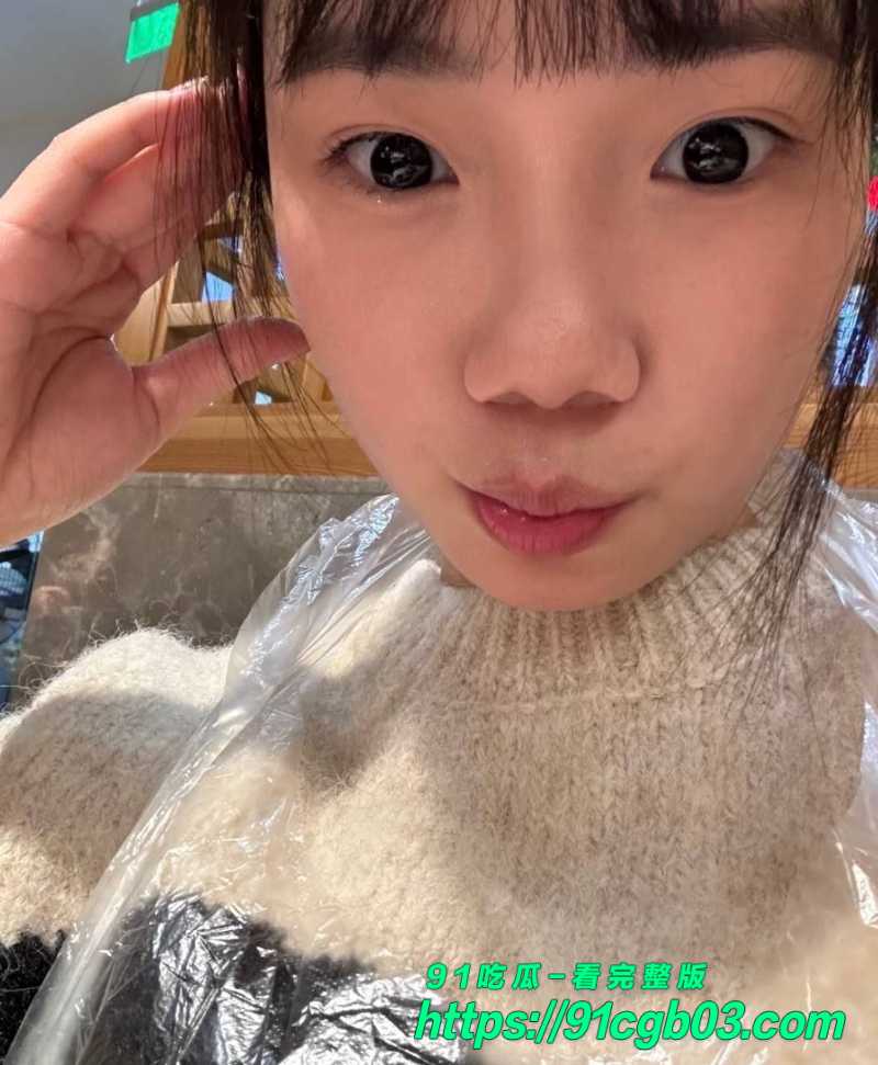包养湖北武汉学生妹 青春胴体让人血脉喷张 粉嫩骚穴湿漉漉地勾引肉棒