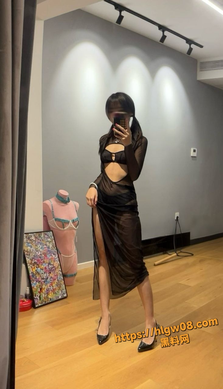 推特精盆小母狗反差婊自慰抠逼不雅视频曝光 各种束缚 重度SM爱好者！