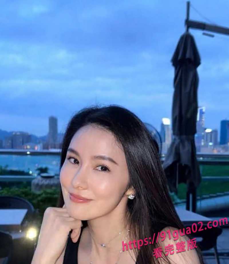 港大才女镜头下的反差诱惑 身材气质双满分 配图