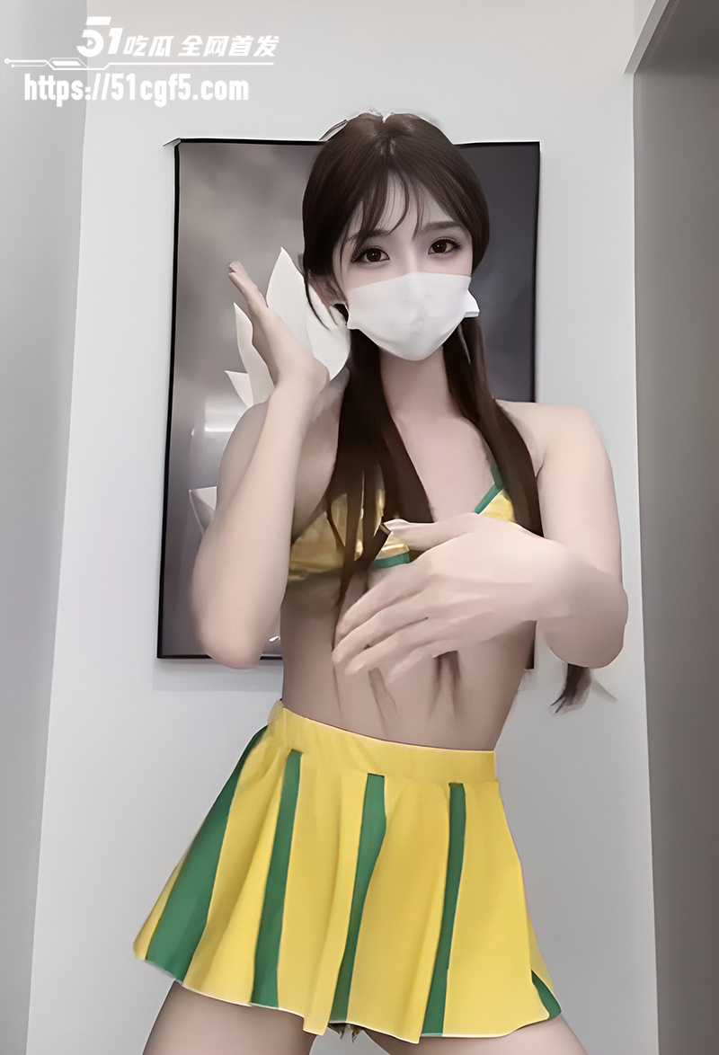 推特嫩妹大学生纯欲纯爱小朵真金定制裸舞1
