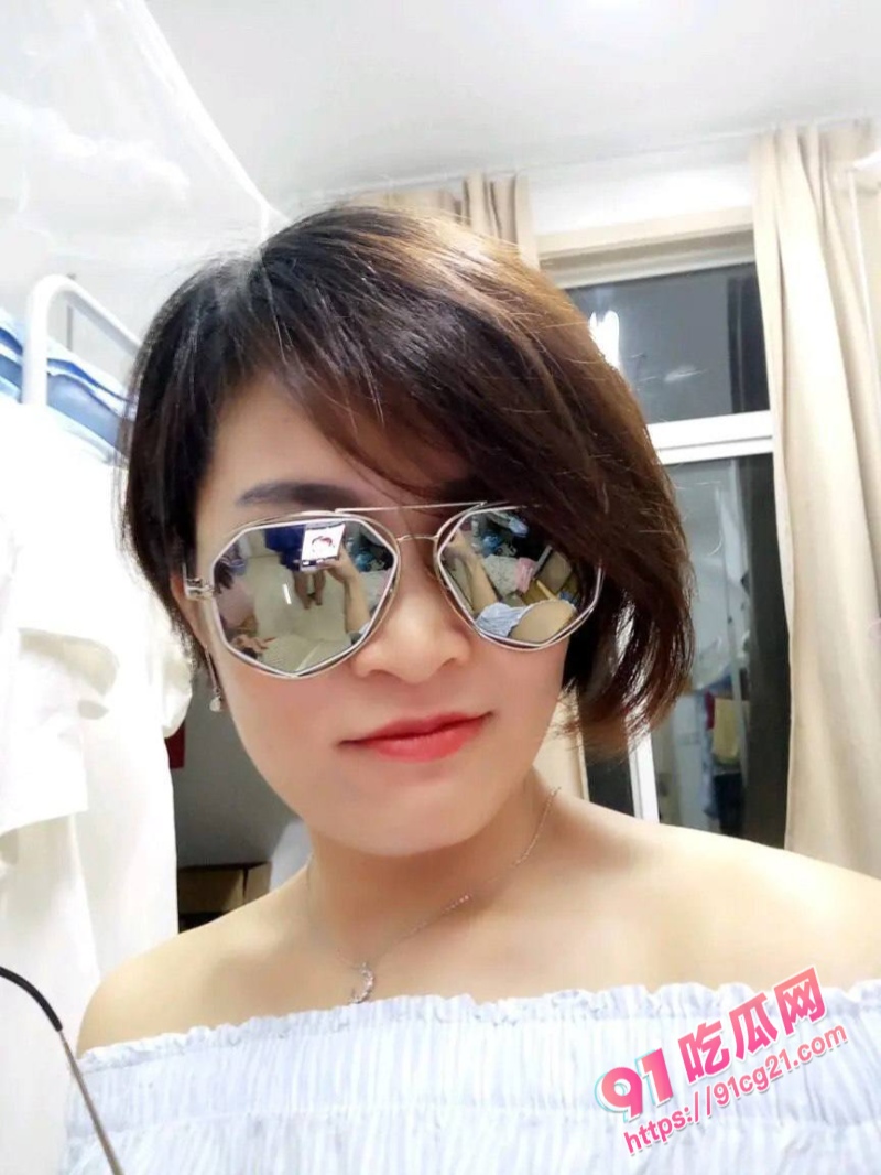 执子之手 绿你到老！山东济南少妇约炮友婚房做爱 被操的样子真销魂！ 配图3