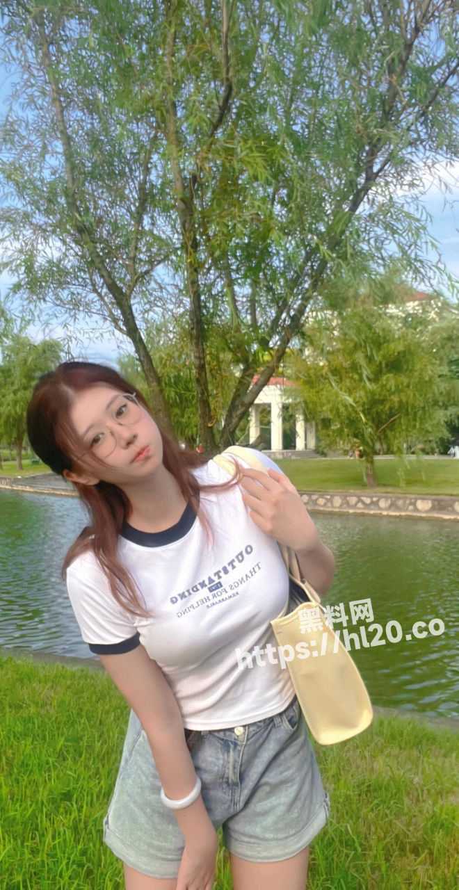 云盘泄密之爱自拍的大学生眼镜妹跟男友开房录制的性爱视频意外流出