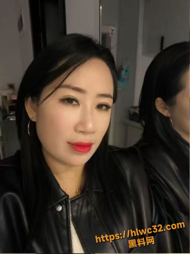 西安淫荡少妇 刘文娟 被炮友肛塞口球调教 性爱视频全网曝光