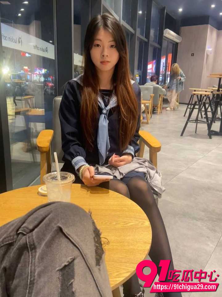 极品素人珠海小学妹李雨夏 给男朋友打飞机后躺床上被各种姿势爆操小穴