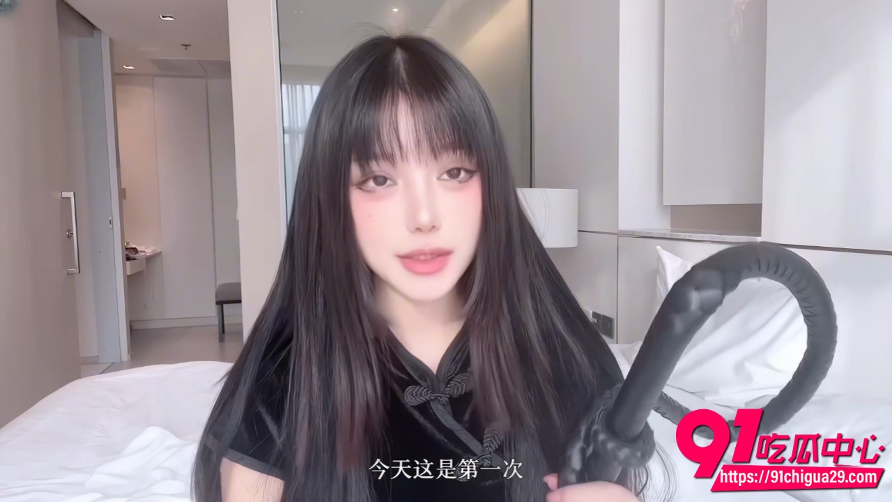 糖心梦梦子线下约炮粉丝 皮鞭调教足交按摩肉棒 连战两次直接干到满足