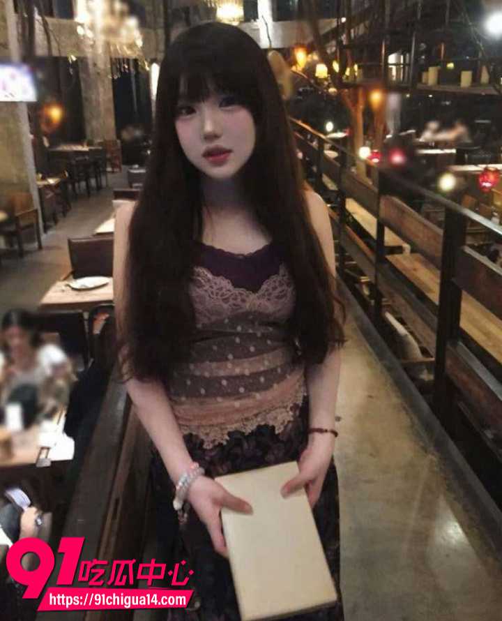 苏州高颜值女神王妍冰小嘴当逼操3