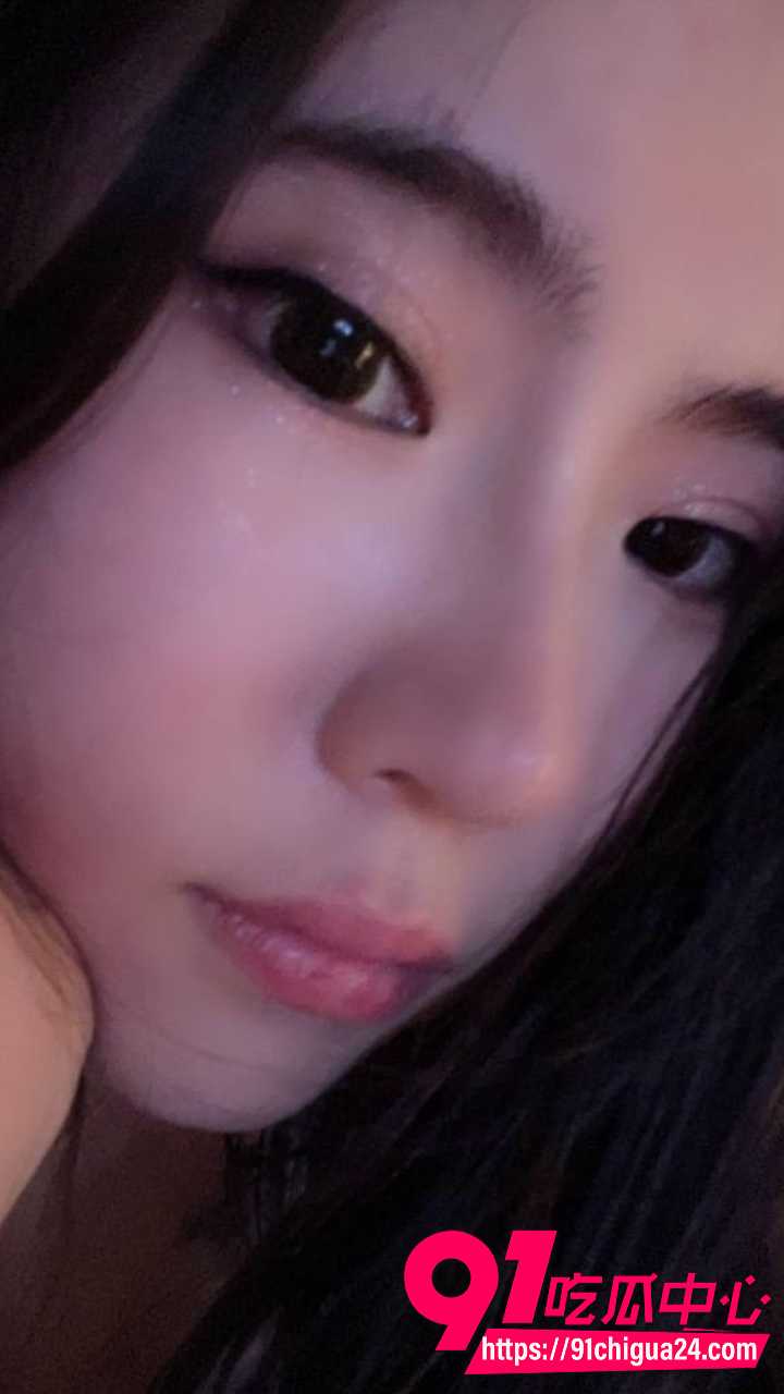 小刘亦菲黑丝红吊带跪床被操5 小刘亦菲黑丝红吊带跪床被操5