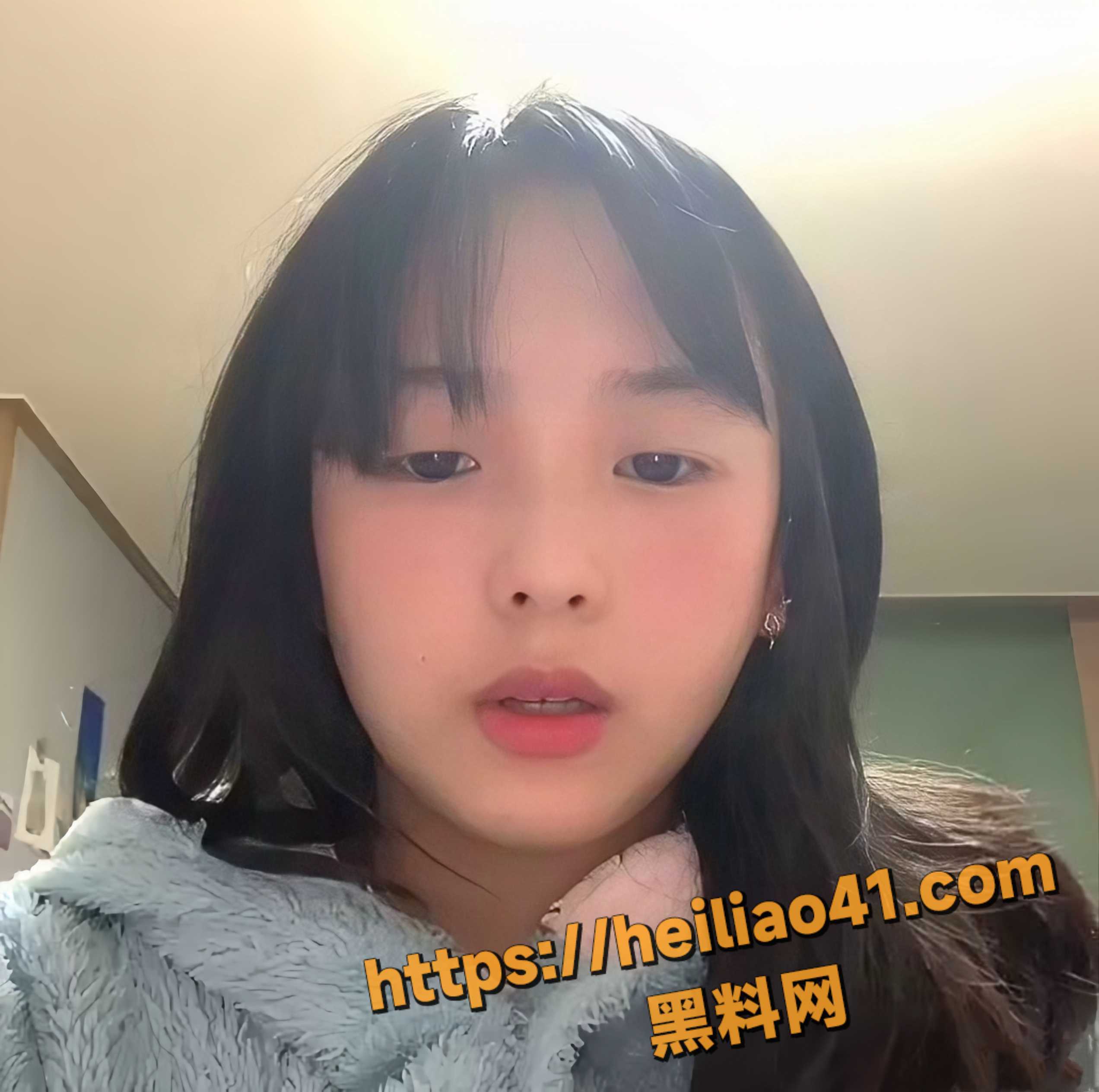 抖音嫩妹 小丸子 私密视频流出 裸舞跳体操劈腿 站立自慰高潮腿抖站不稳！
