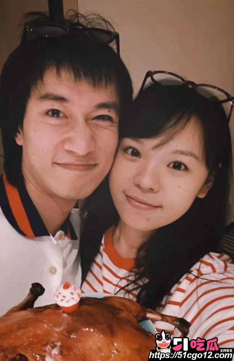 回春丹主唱刘西蒙婚内睡粉实锤 5 回春丹主唱刘西蒙婚内睡粉实锤 5
