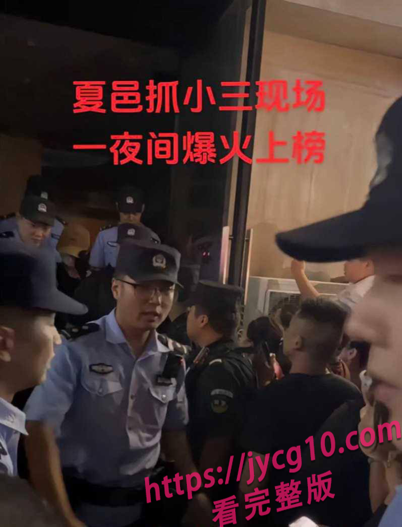 服装店门口冲突引人围观！原配怒堵小三！现场画面疯传！ 配图4
