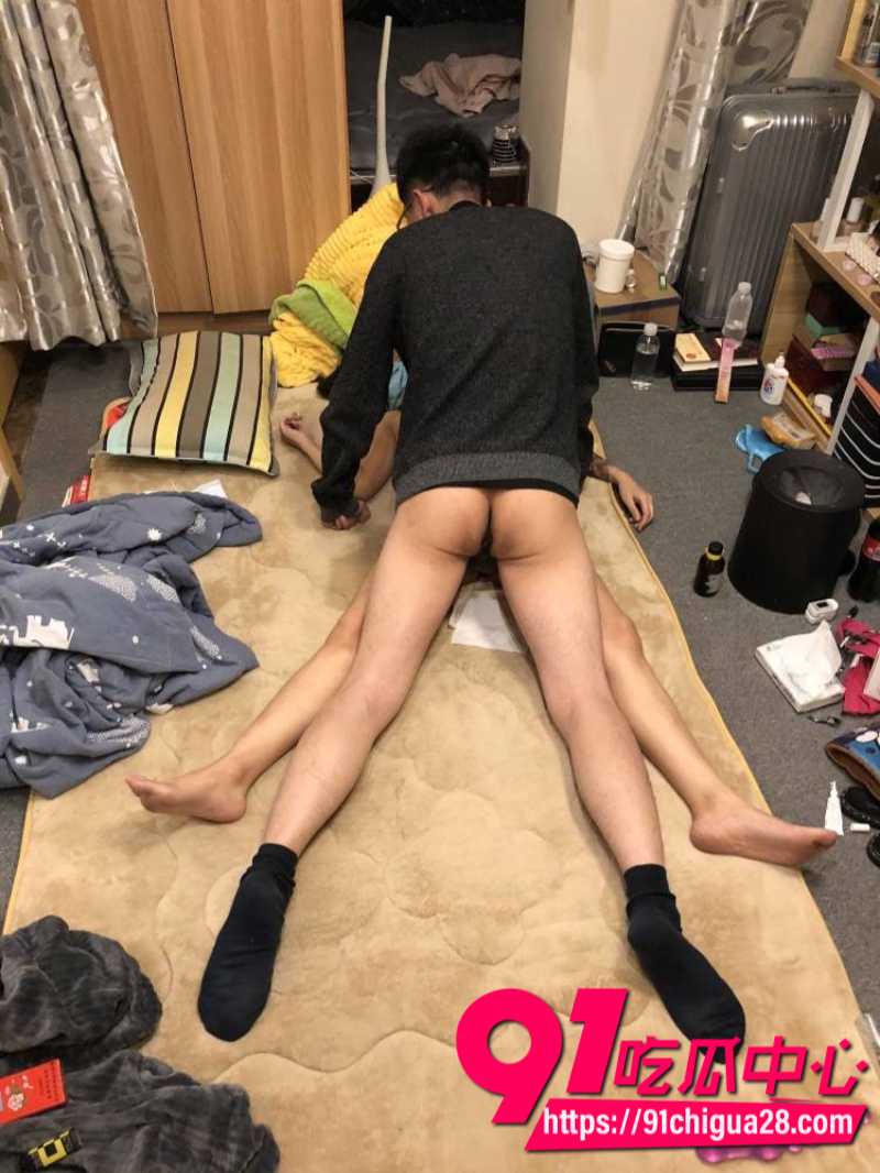 德国留学生钟义迷奸自己女友拍照被德国慕尼黑法院判刑11年22