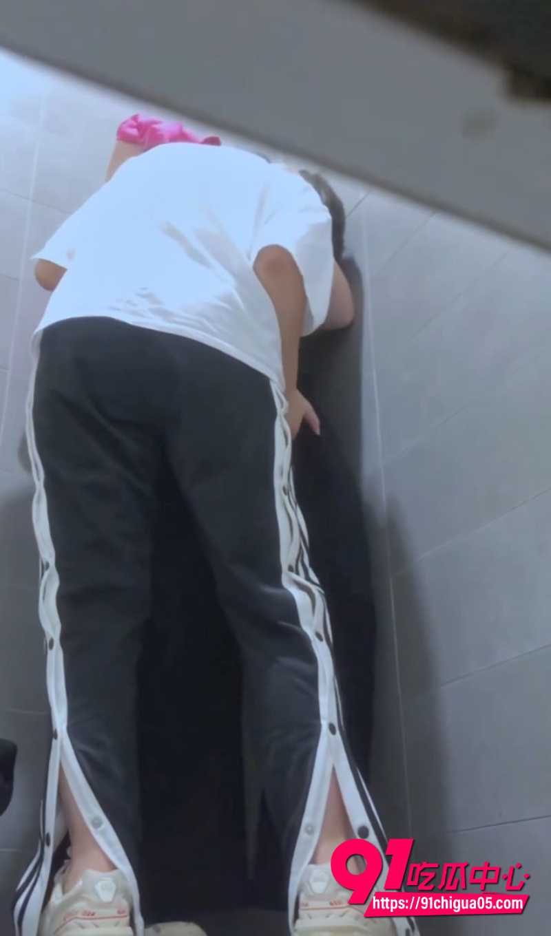 偷怕大神潜入女厕所2
