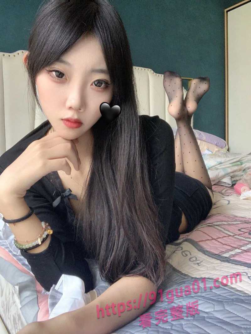 她是抖音甜妹玉子玉子 却只在金主面前展现欲望