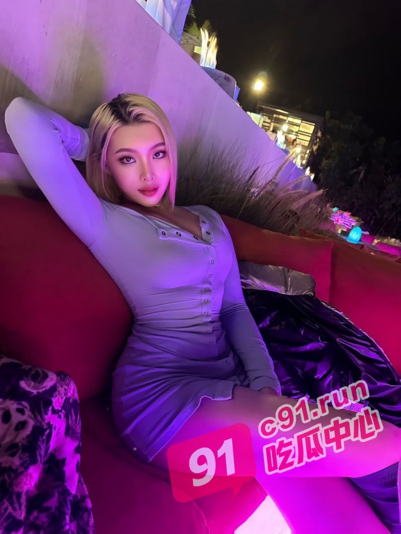 御姐的周到服务 深情含屌眼神迷离 上位骑乘尽显风骚!