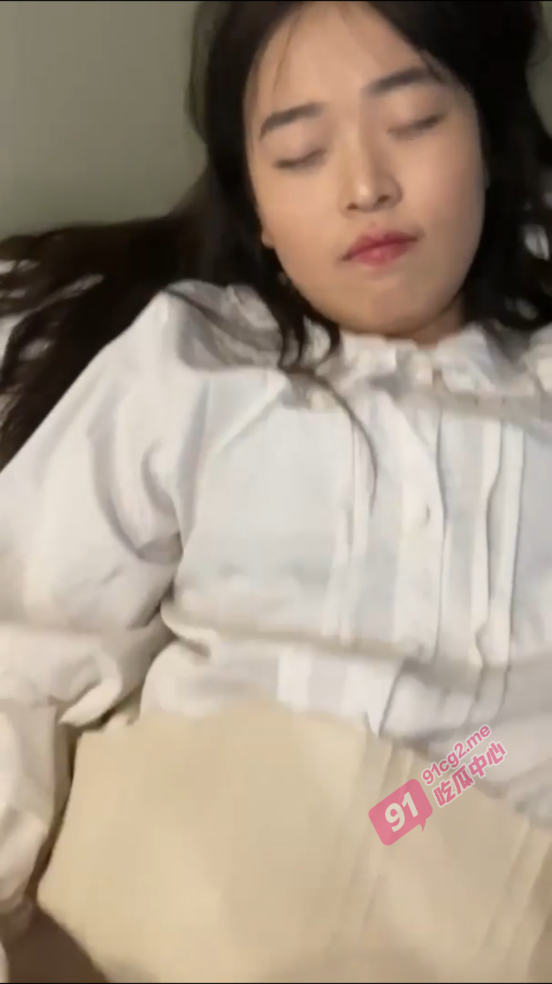 张家口职业技术学院张甜甜～生活中的乖乖女床上做爱风骚至极 视频流出在全校疯传！