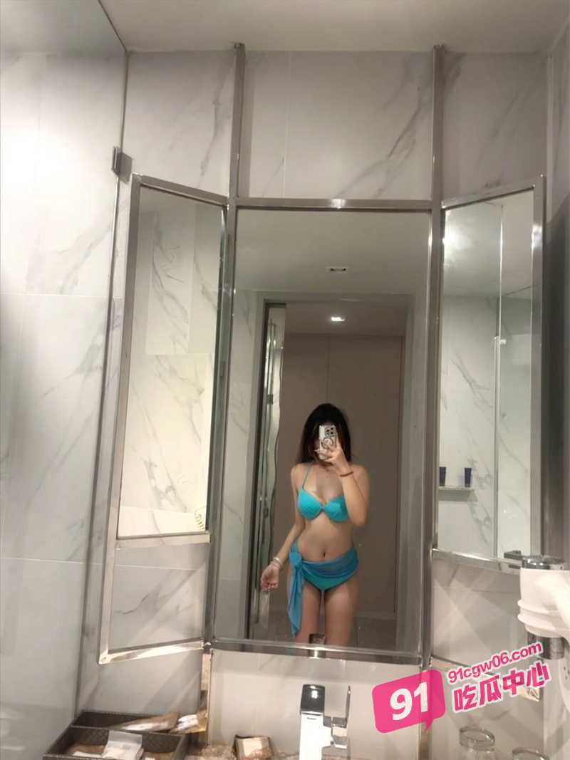 野模LiLi 史无前例大尺度私房写真 臀骚穴摆弄各种撩人姿势 唯美画面让人面红耳赤！