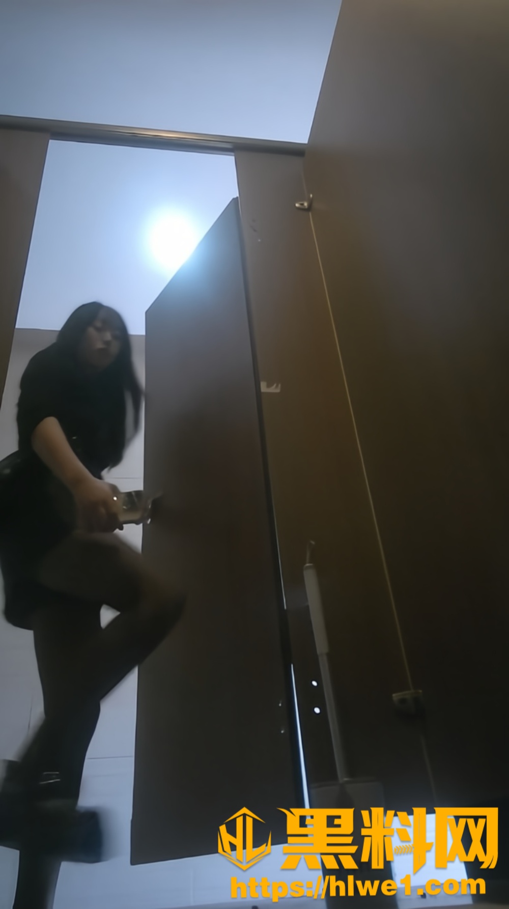 高级餐厅女厕偷拍 多名高颜值美女 粉嫩鲍鱼大屁股性感至极