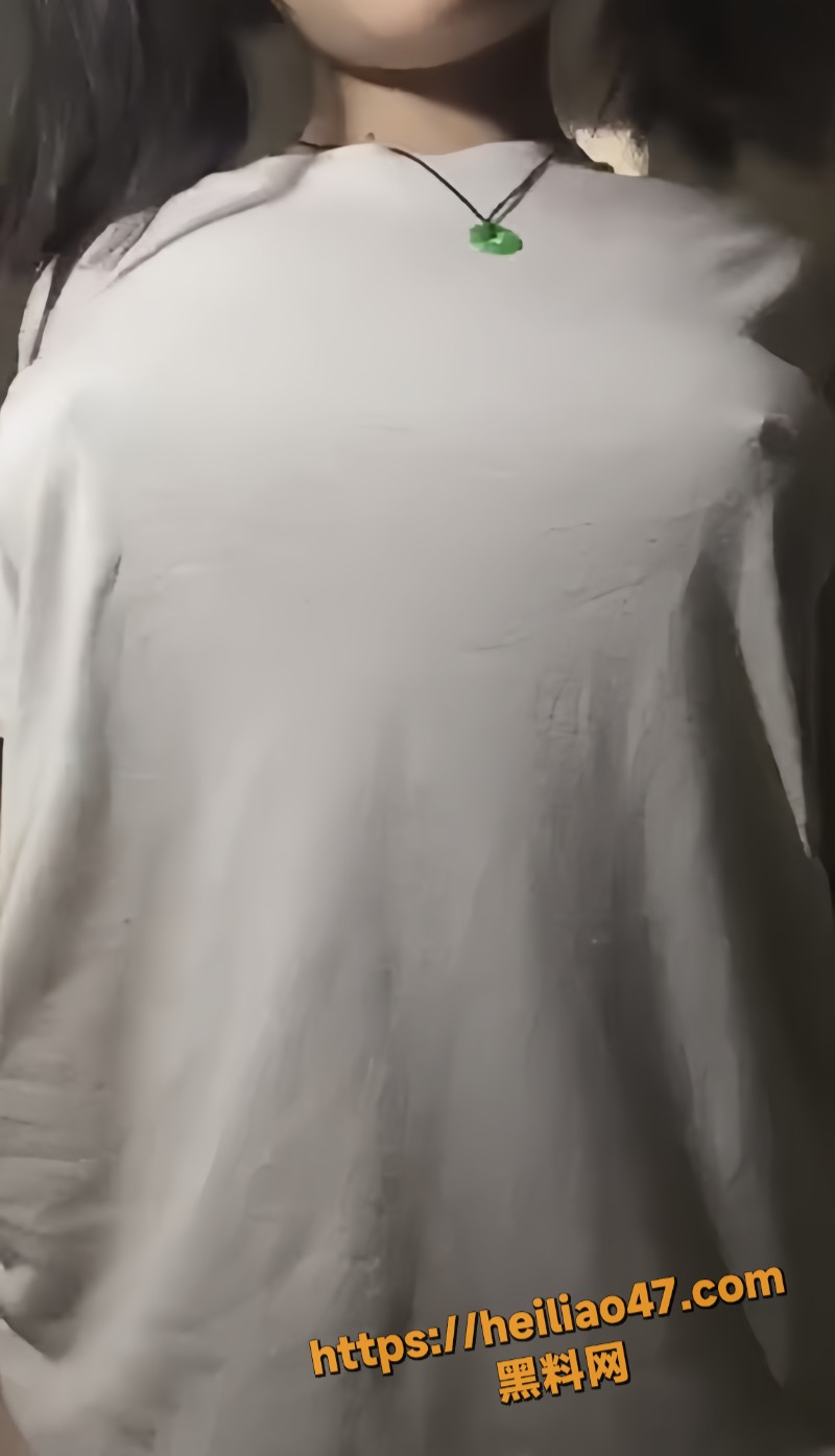东南亚微胖眼镜小妹 最新定制合集 巨乳晃荡手指自慰 娇躯颤抖释放骚劲！