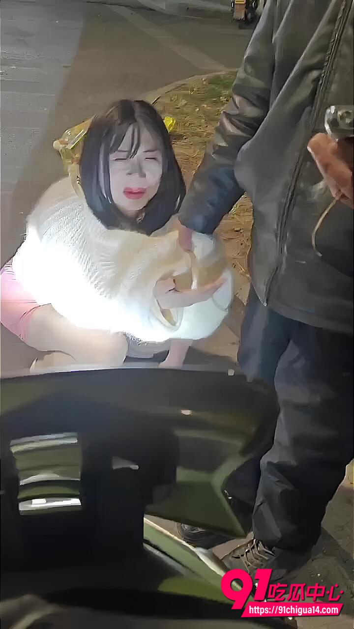 巨乳男娘卖淫被识破4