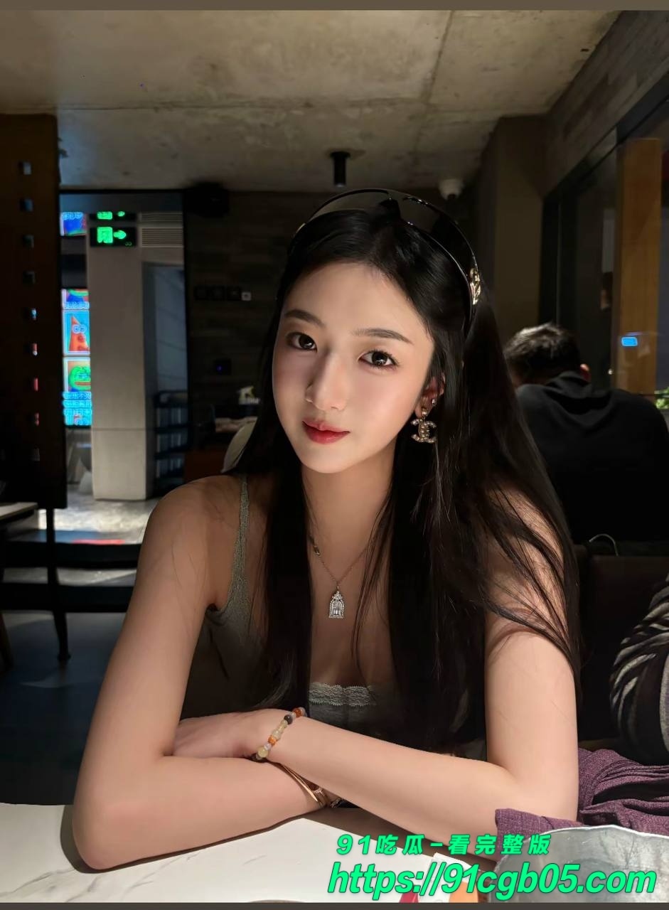 女友李禹熹曝光男演员荣梓杉家暴出轨40