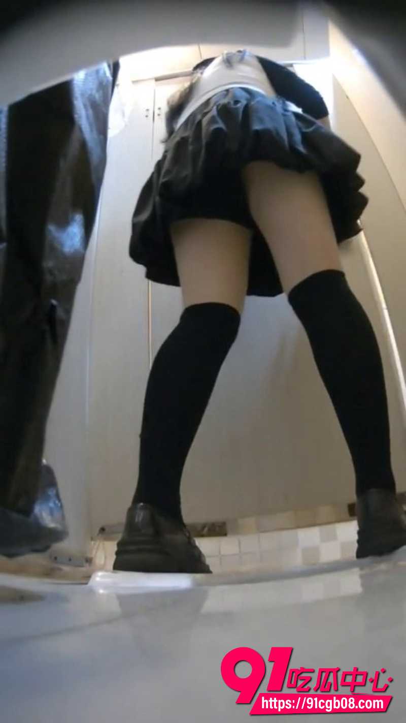 夜总会惊现洋妞厕拍6 夜总会惊现洋妞厕拍6