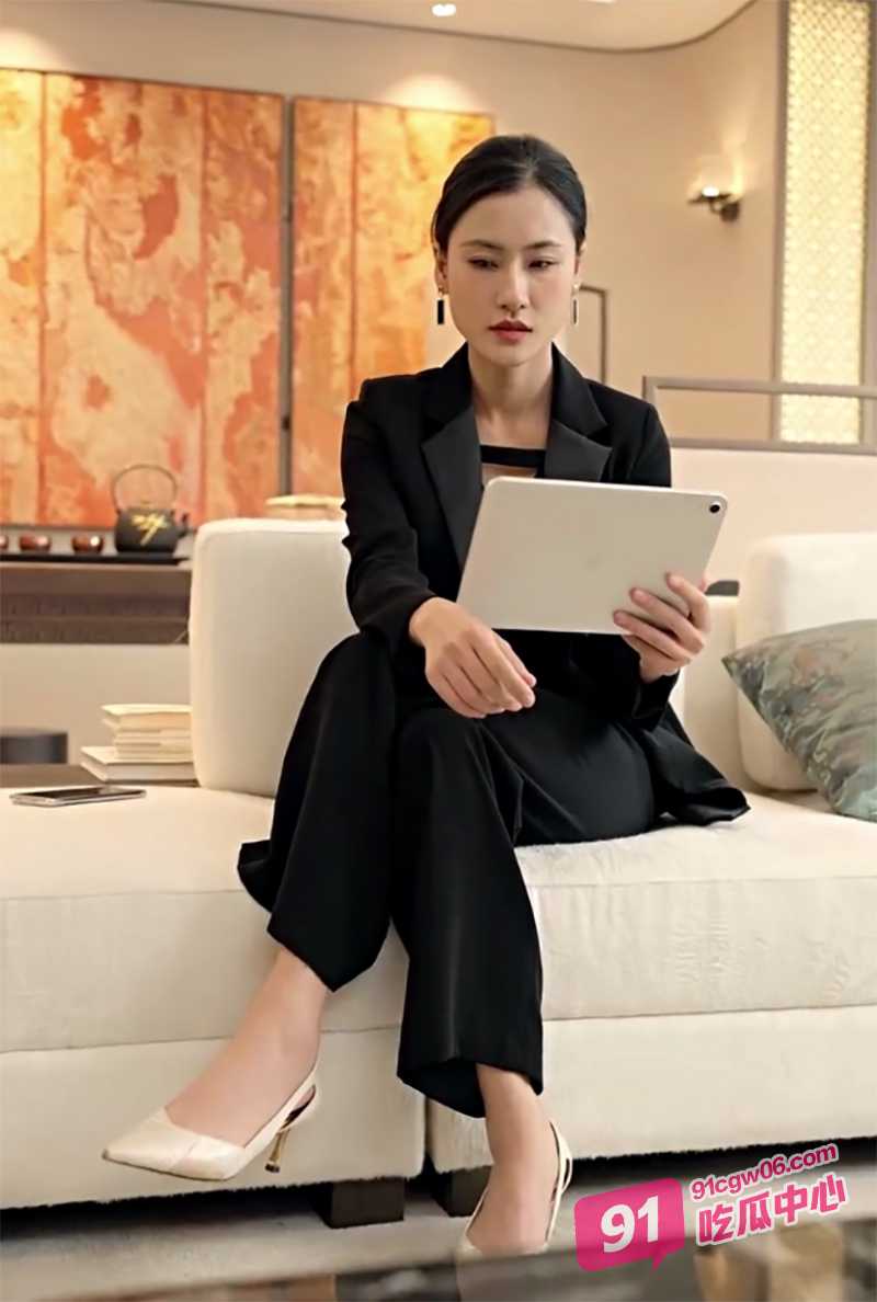 每日短剧《无声之色》~年轻女艺术家与粉丝的擦边日常 居然这么炸? 配图4