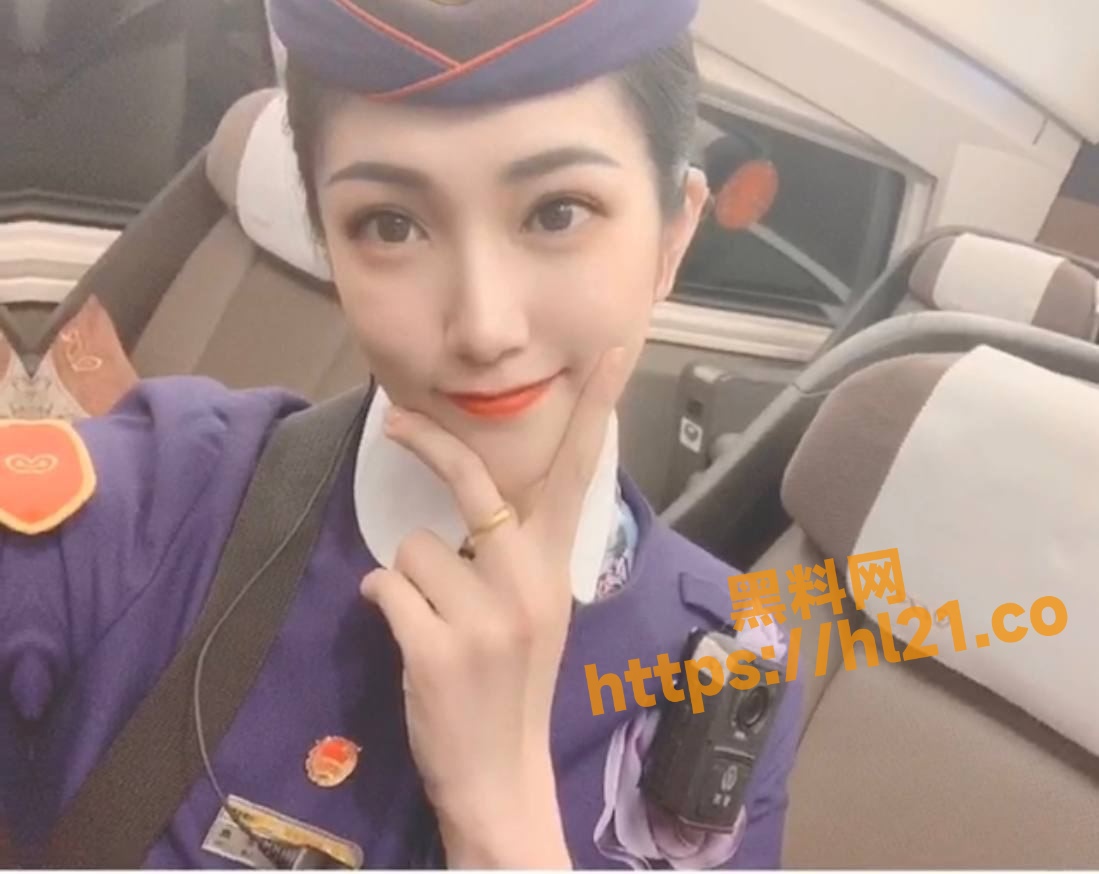 淄博高铁商务座上认识的风骚妹子，当时俩人一眼相中有意取要张小纸条后下飞机直冲舜耕山庄打炮！