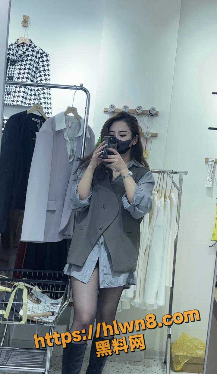 青岛服装店老板娘 王婧岚 出轨偷情 带炮友回家操爱 底下的骚逼已被操黑！
