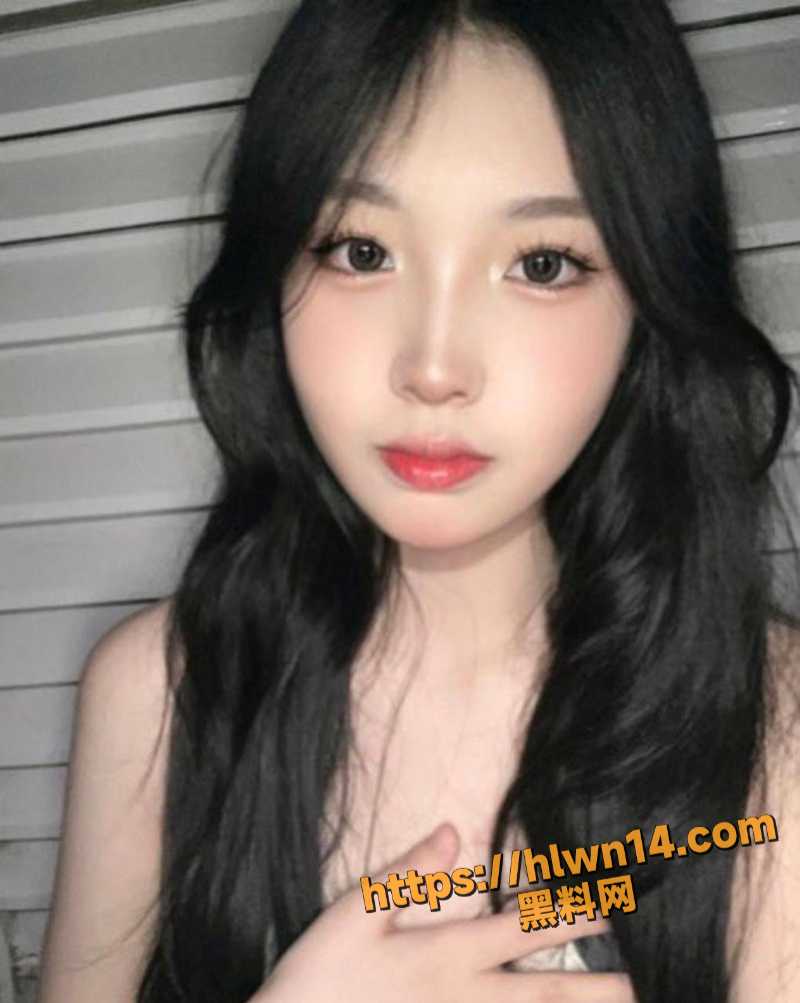 活久见 男子把自己女友灌醉后送给朋友操 自己却在门外听声音 性爱视频流出 这样的朋友可深交多交