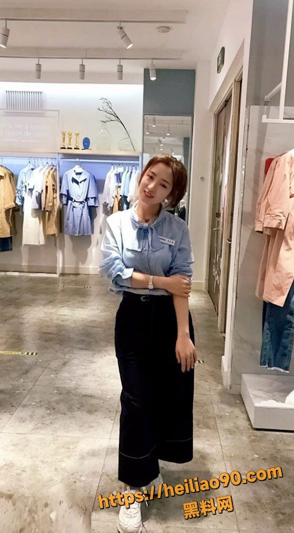 极品少妇偷情视频泄密 服装店老板娘变身床上荡妇 狂操嫩穴巨乳摇晃太刺激