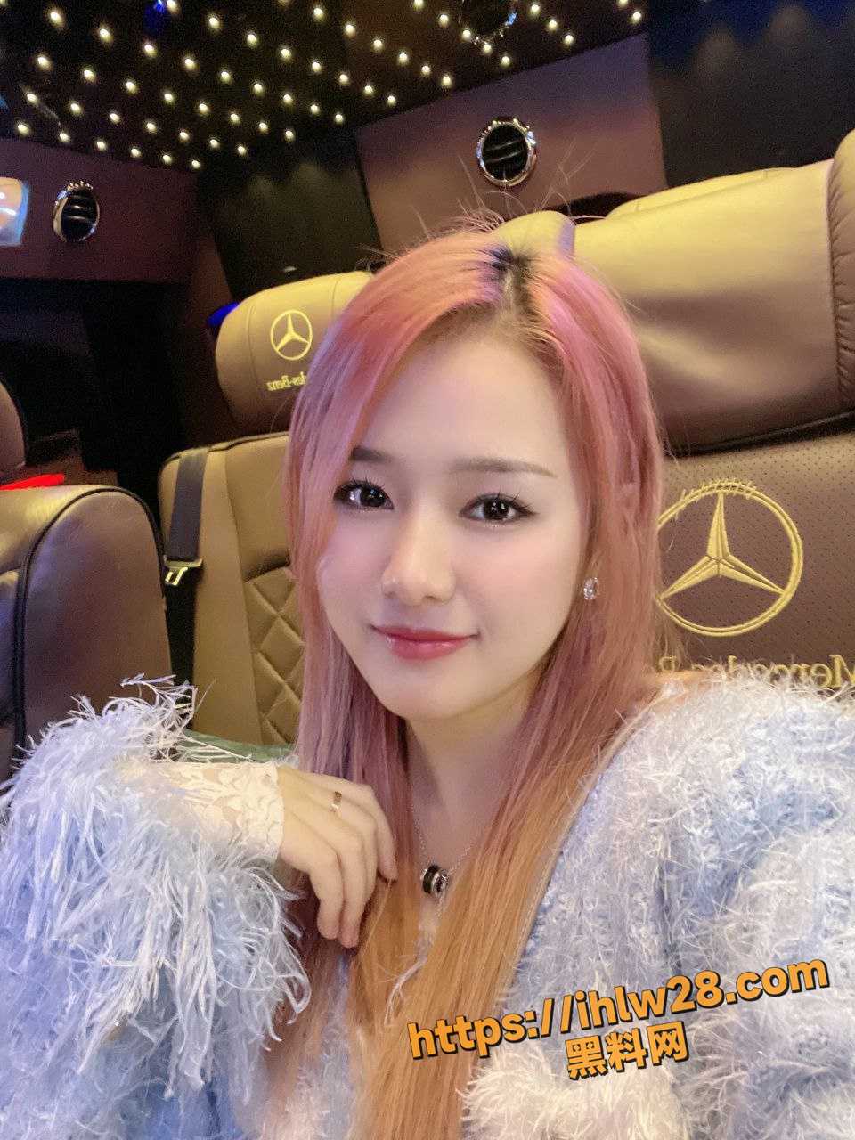 风格截然相反的双胞胎姐妹花yuyu 共同服侍富二代金主 为了争宠无所不用！