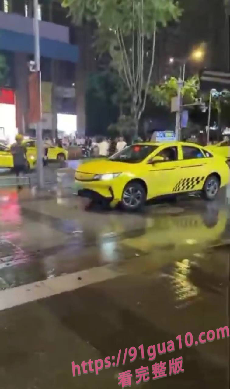 重庆疯狂出租车4.jpg