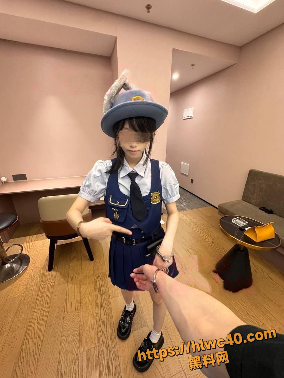 妹妹化身兔子搜查官 被拷起来狠狠中出 意淫自己妹妹139-144集 海角社区