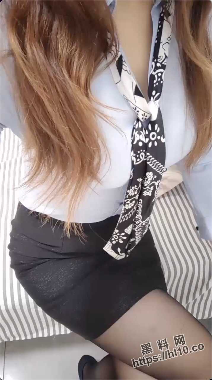 [真实乱伦]最美极品骚妈与儿子刺激乱伦，两次高潮爽得翻白眼