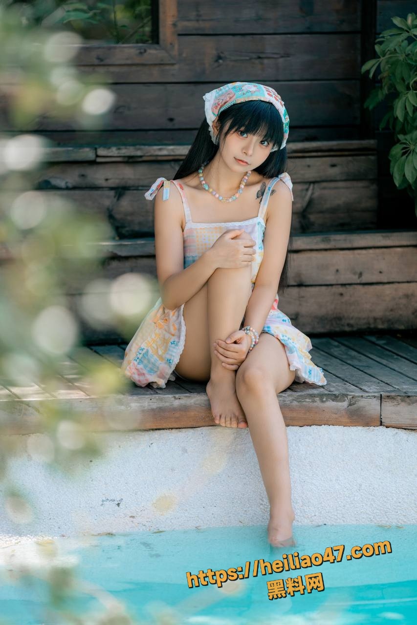 极品福利姬 花音葉子 夏日记忆写真花絮 白丝美腿全裸出镜 足控福利拉满！