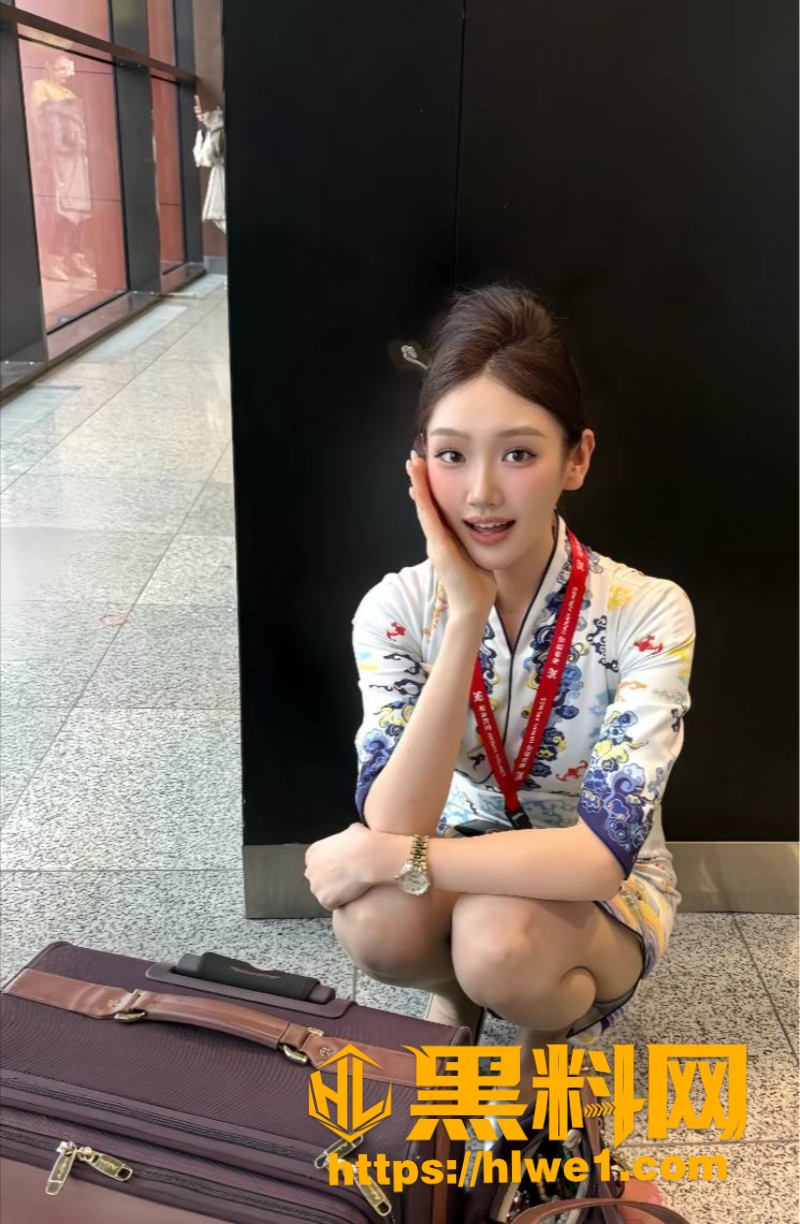 04年东方航空空姐 极品居然御姐身材 花了好大功夫终于拿下来