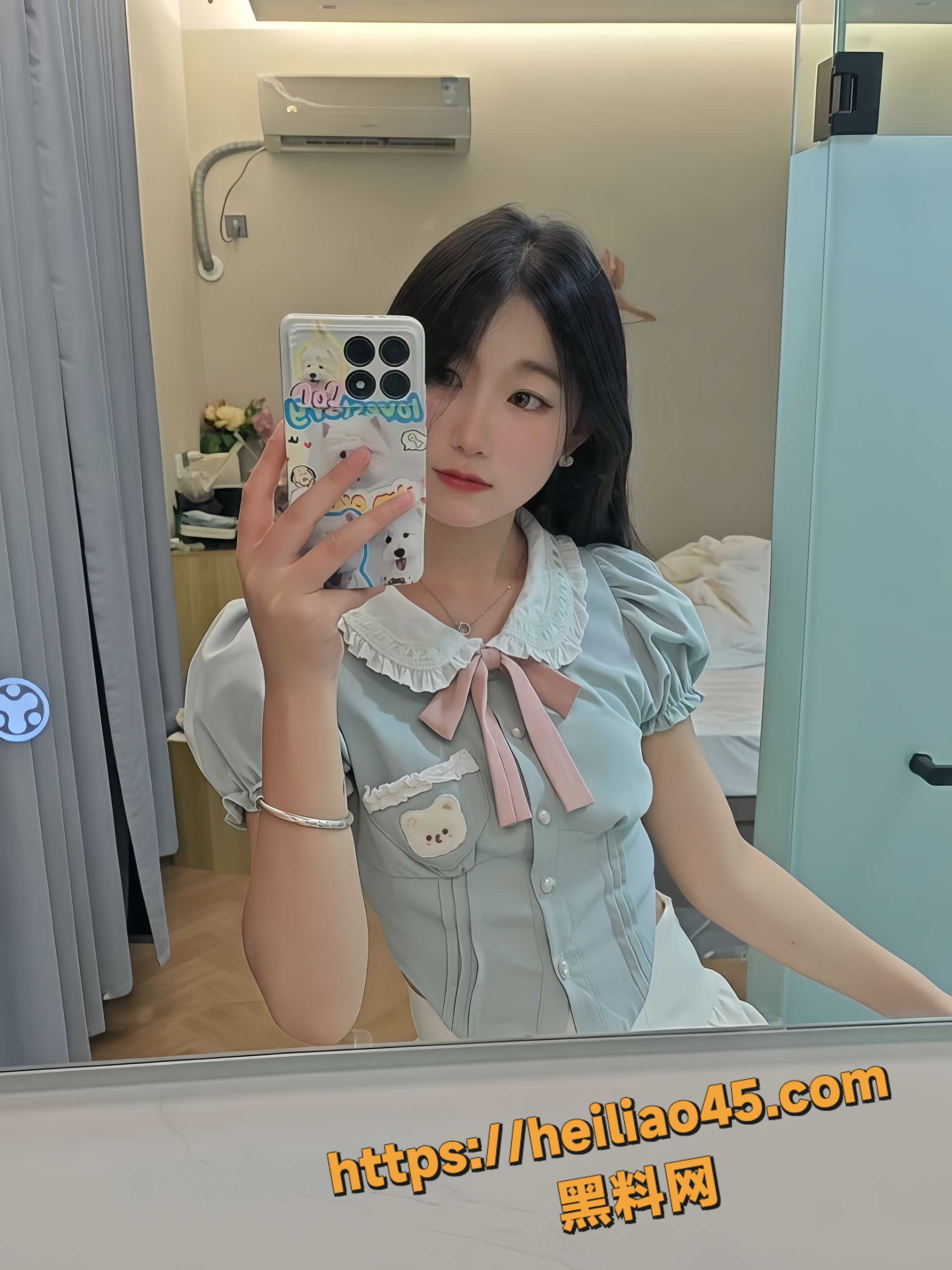 长治极品眼镜骚母狗 魏汝桐 公园开档黑丝漏逼 深喉口交被后入视频流出！