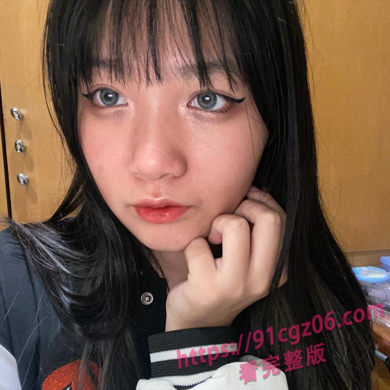 超可爱齐刘海学生妹黄语婧 社交媒体裸聊 发的自慰视频惨遭外流