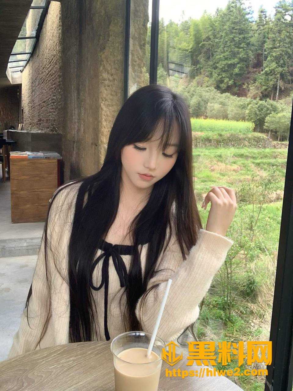 极品风骚大学生 史子茹 被渣男泄密 喜欢拍小脚和白嫩骚逼屁眼给男友看 实在是炸裂