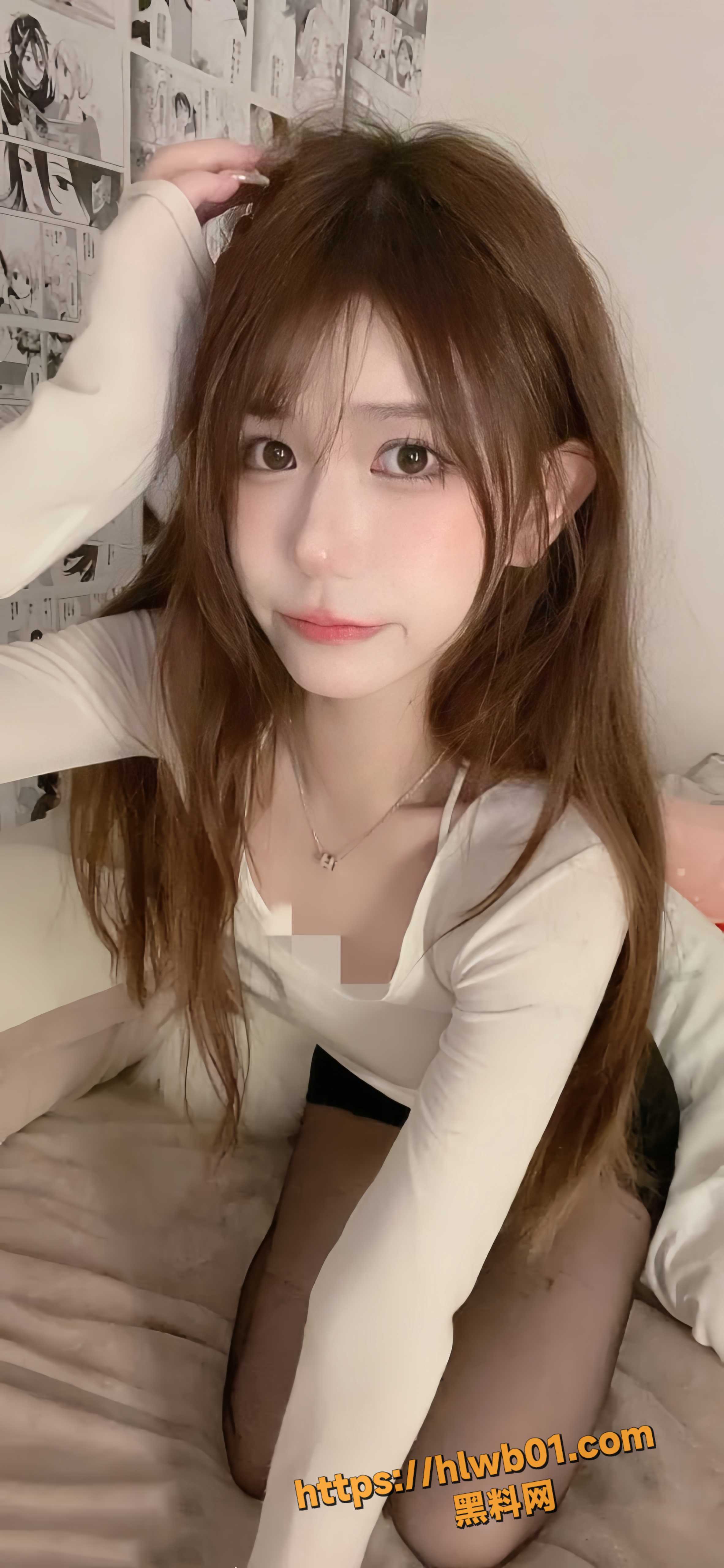 推特高颜值眼镜妹 清纯白丝水手服自拍诱惑 反差萝莉疯狂骑乘假屌高潮喷水 画面骚浪无比！