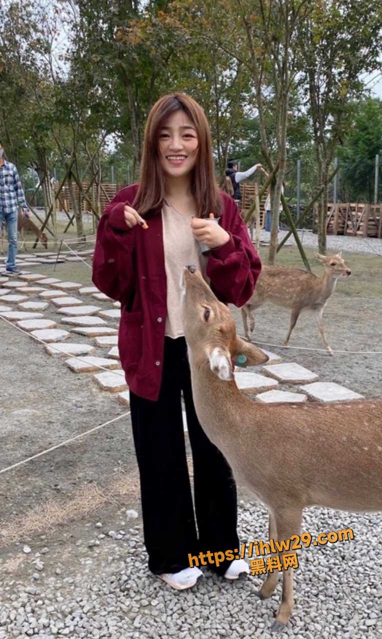 人美逼遭罪 曝光厦门某外贸女销售被自己客户潜规则 颜值很高的小娇妻总会被人惦记！