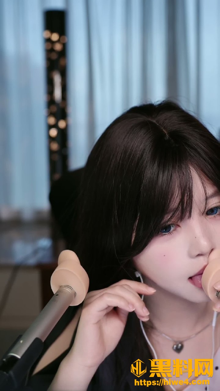 ASMR声控甜妹 啵啵眠眠 相机天鹅清纯小姐姐舔耳 温柔治愈助眠