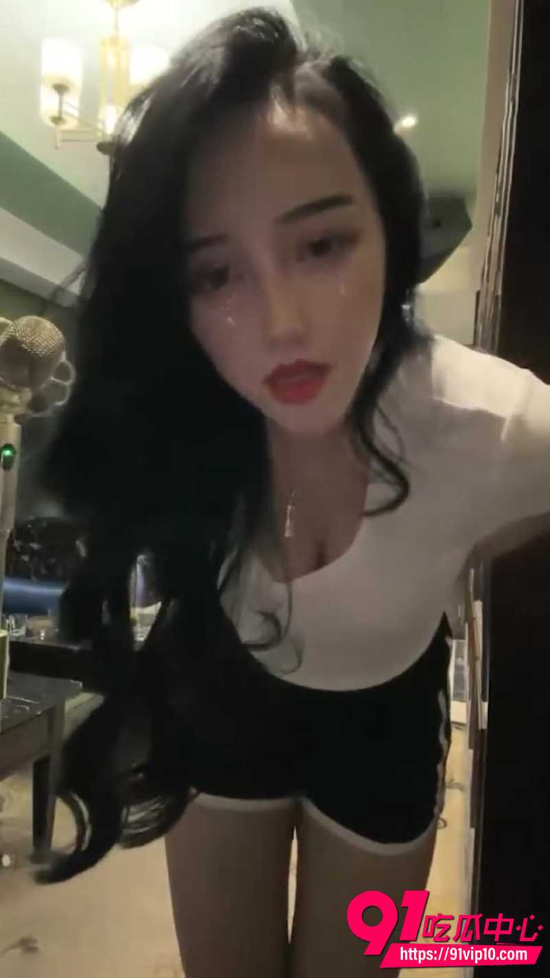 68万粉丝女网红 与同城榜一大哥KTV包厢约炮 巨乳女神口交后入全套服务拉满!