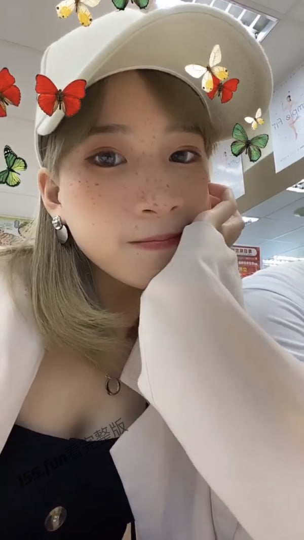 台湾文青系校花 高傲人设崩塌4P影片流出 四男轮干骚穴内射！