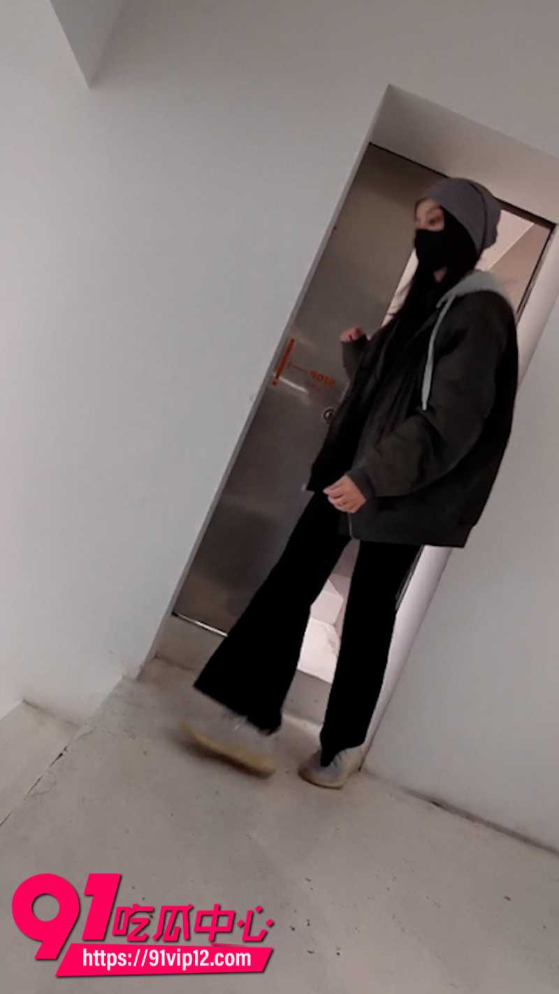 厕拍大神在办公楼女厕偷拍多位美女职员尿尿3 厕拍大神在办公楼女厕偷拍多位美女职员尿尿3