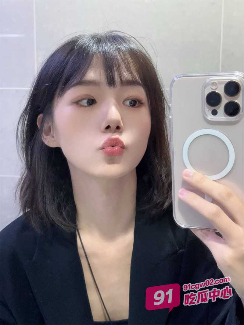 私房大神华仔 勾引幼师美女 平时清纯的模样在床上却十分淫荡！